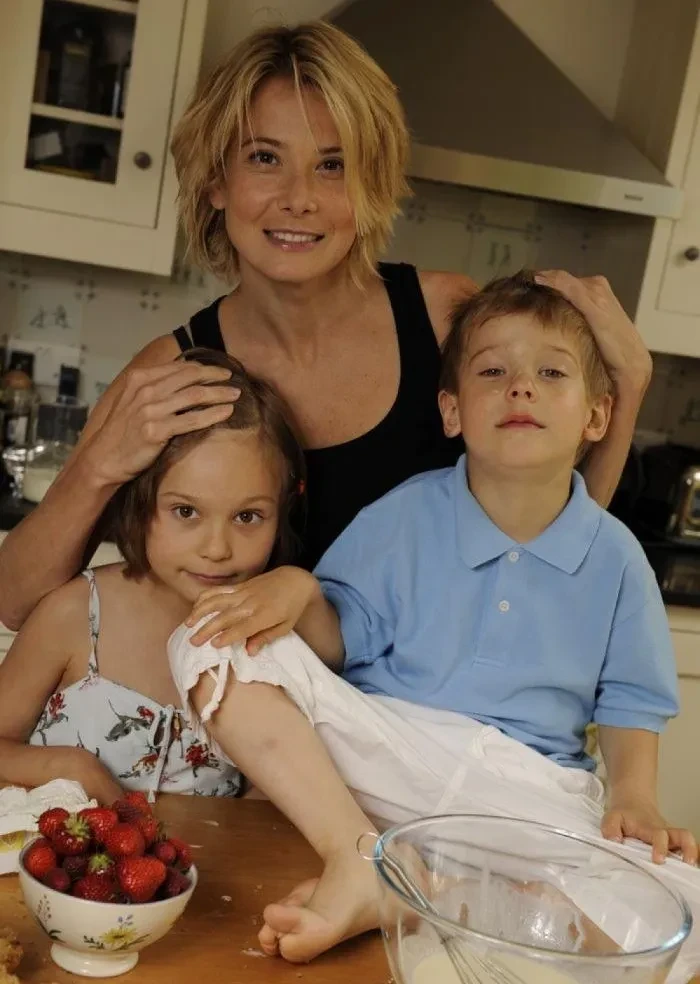 "Мы боремся". Юлия Высоцкая впервые рассказала о состоянии дочери Маши после аварии и комы