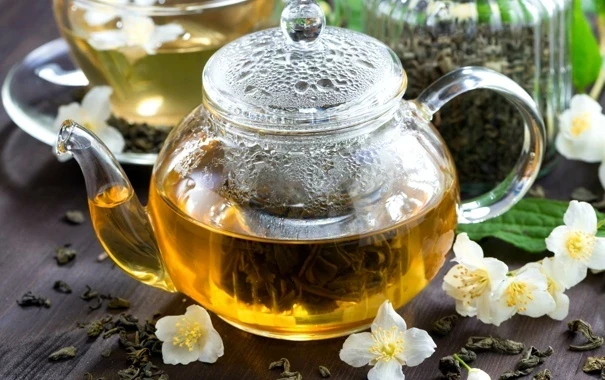 Терпко, но не горько: секреты идеального зеленого чая от чайного сомелье