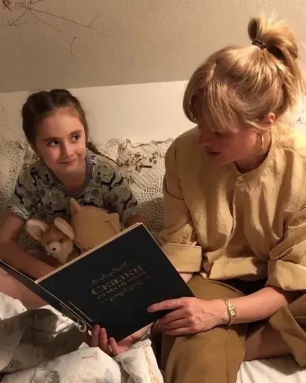 Анна Михалкова опубликовала редкое фото со взрослыми сыновьями