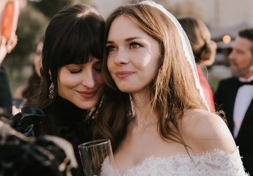 Поместье в Испании, готическое платье и Дакота Джонсон среди гостей: как прошла свадьба дочери Антонио Бандераса и Мелани Гриффит