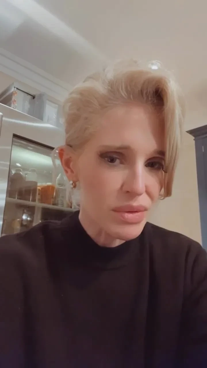 "Моя жизнь перевернулась. Почему люди хотят, чтобы я выглядела так, будто всё хорошо?". Келли Осборн, которую заподозрили в анорексии, ответила на критику