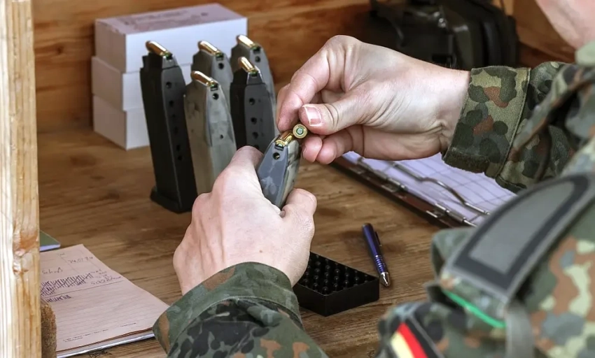 В Германии из грузовика бундесвера похитили тысячи патронов