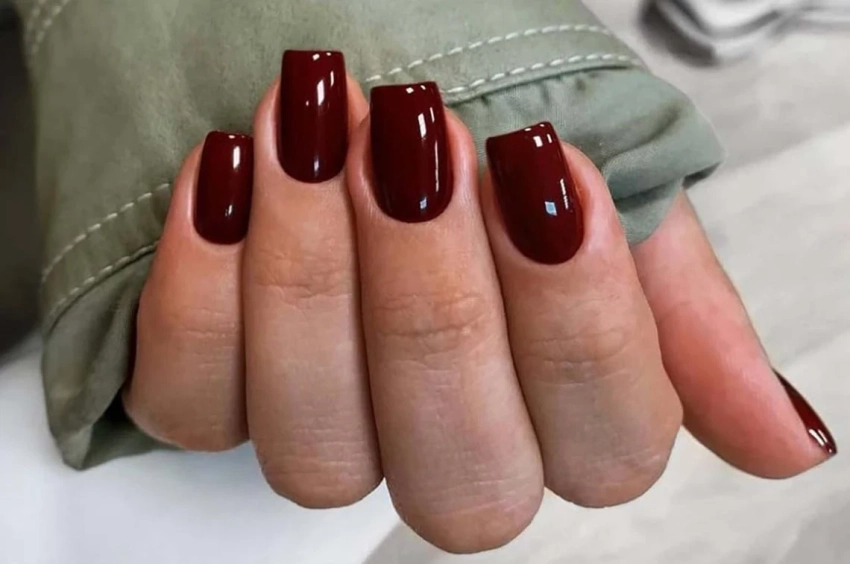 Символ изобилия: четыре цвета денежного маникюра на январь 2026 года