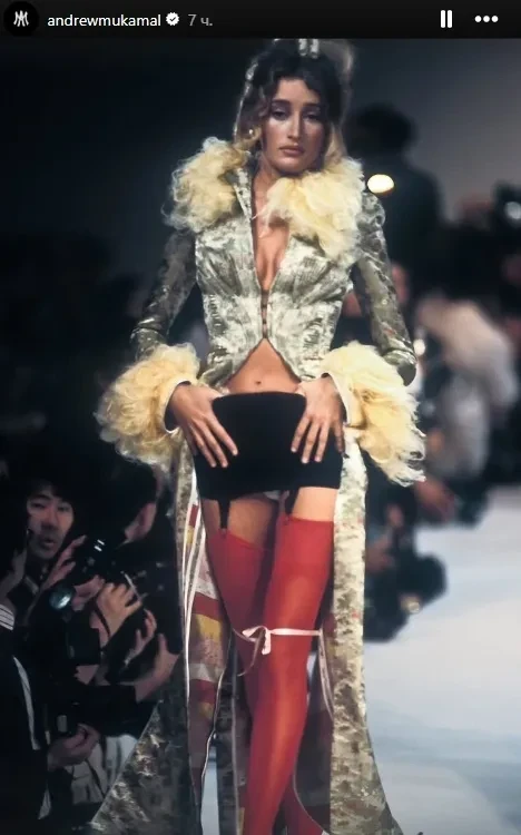 Марго Робби появилась на публике в винтажном наряде John Galliano