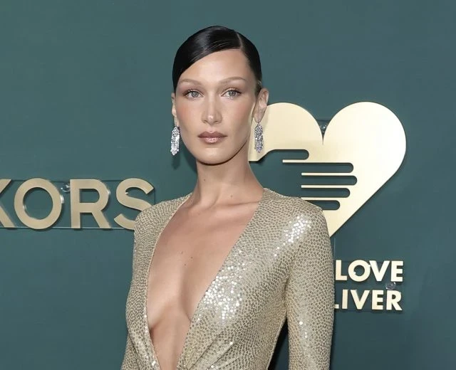 Ниточки снова в моде: почему тонкие брови 90-х стали главным бьюти-трендом 2026 года