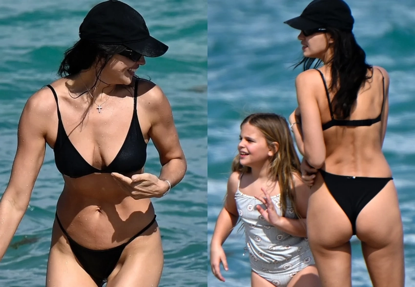 Ирину Шейк засняли в бикини на пляже с дочерью