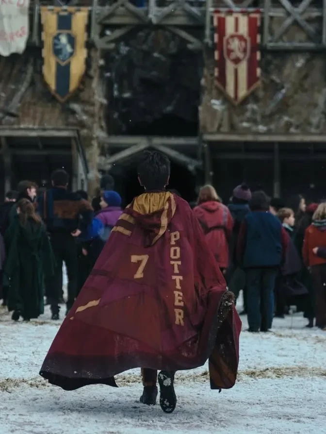 В сети появился первый кадр из нового сериала о Гарри Поттере