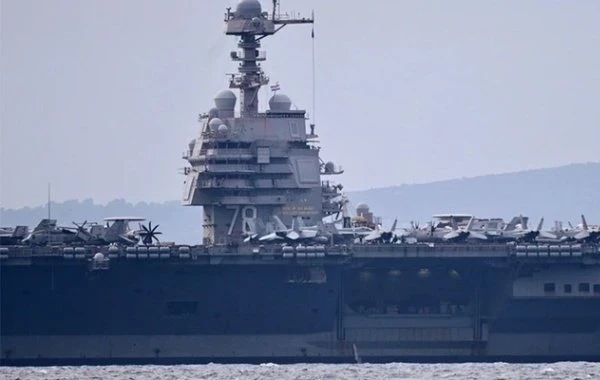 Трамп заявил, что Иран с 17 разных направлений атаковал американский авианосец