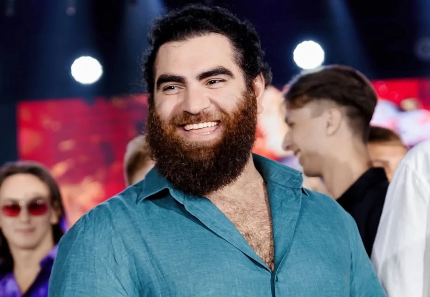 Скандального блогера-мизогина Арсена Маркаряна приговорили к 4,5 годам тюрьмы