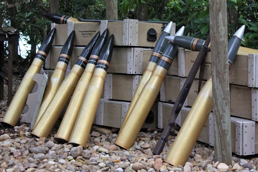 Словакию хотят тоже поставить на военные рельсы